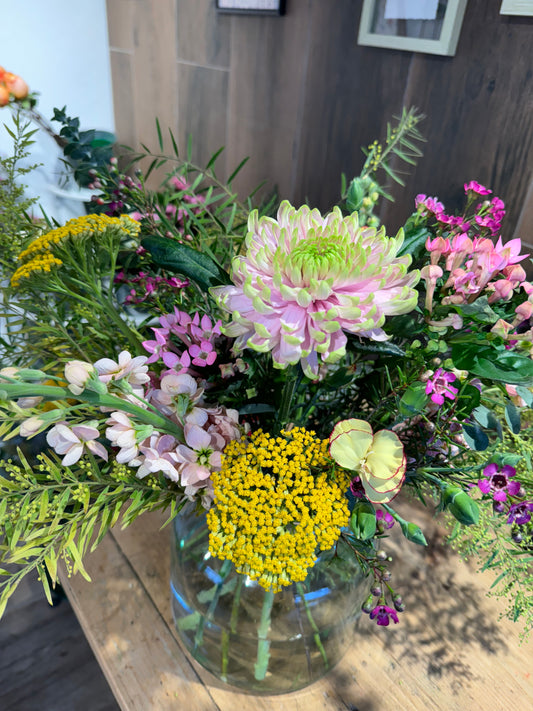 Florist’s Choice Valentine’s Bouquet 'Mara' (No Red Roses)