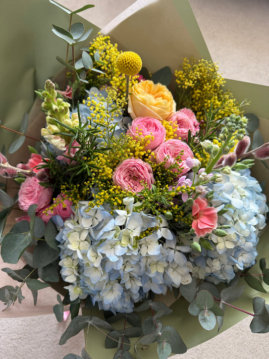 Luxury Seasonal Bouquet 'Daydream' (PREORDERS ONLY)